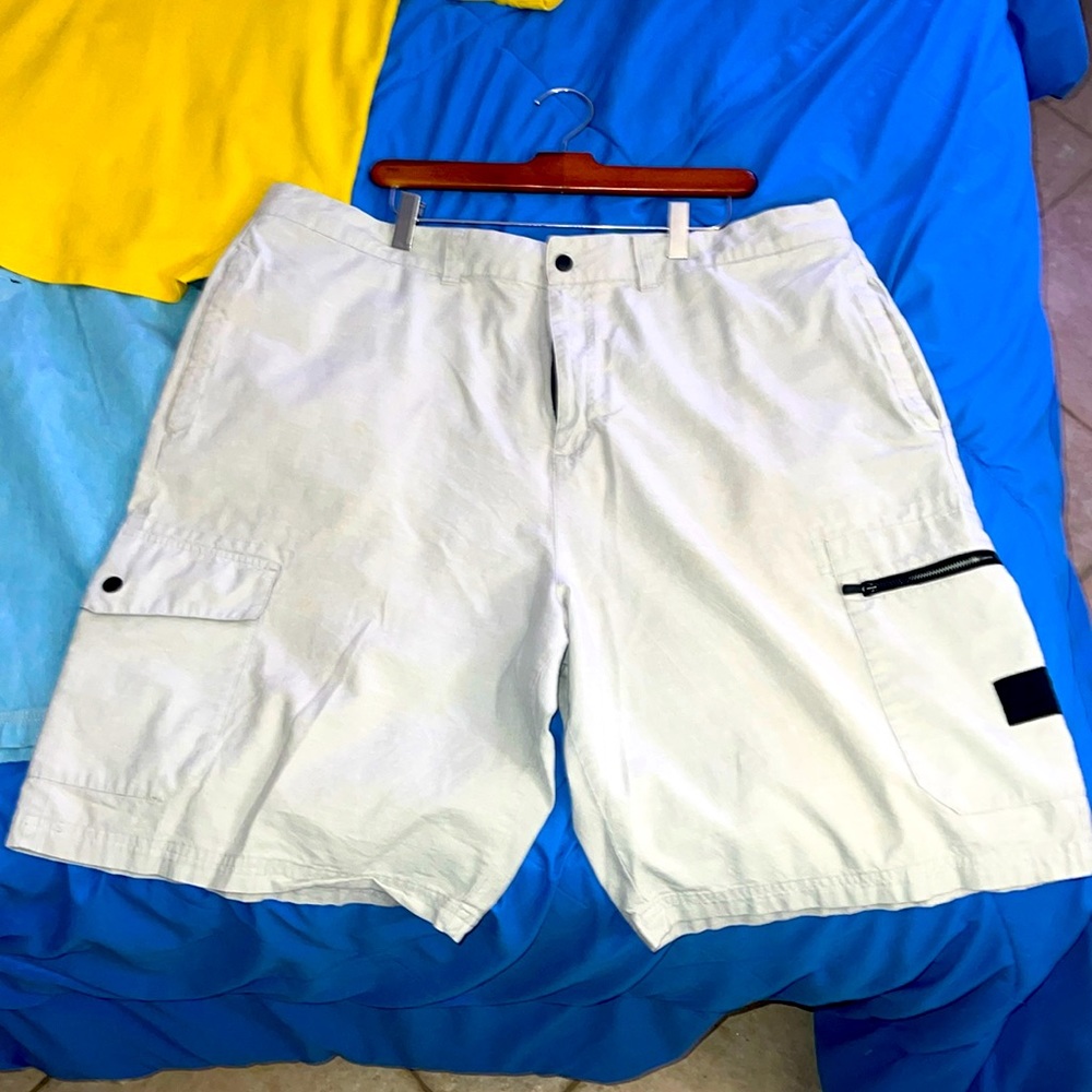 Nike Sportswear Beige Cargo Shorts - 40 - classic